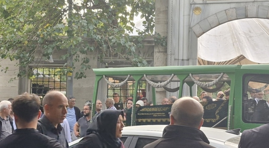 Urfi Çetinkaya'nın cenazesi defnedildi: Yeraltı dünyasından isimler çelenk gönderdi