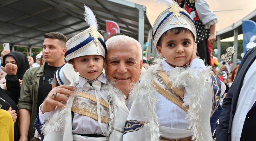 Bursa'da sünnet şöleni coşkusu! Başkan Bozbey: Sosyal projelerle kentimize değer katıyoruz