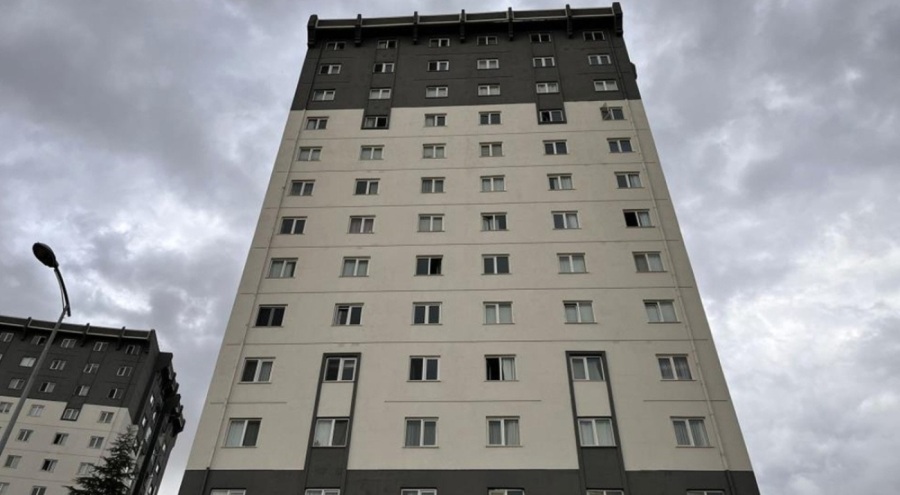 10'uncu kattan düşen küçük çocuk feci şekilde can verdi