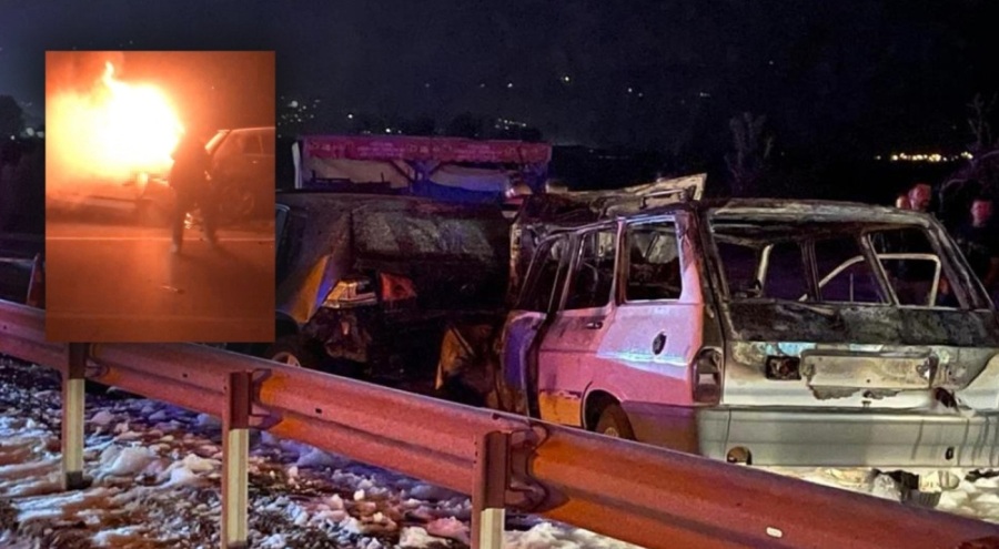 Alev alan otomobilde yanarak can verdi