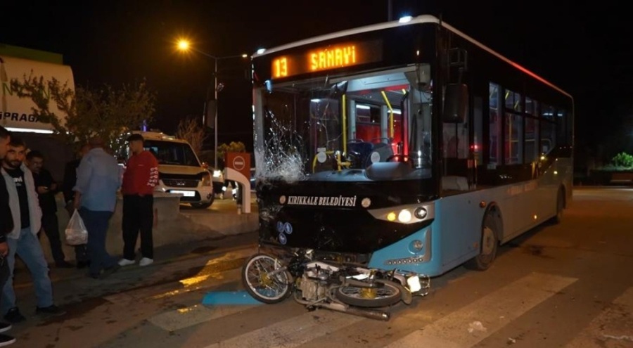 Halk otobüsüyle motosiklet çarpıştı! 14 yaşındaki çocuk hayatını kaybetti