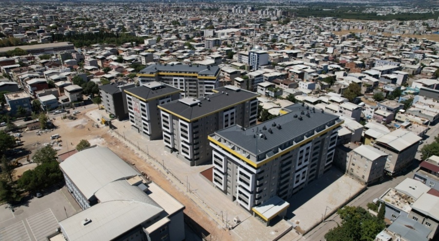 Çınarönü Kentsel Dönüşüm Projesi'nde hak sahipleri anahtarlarını alıyor