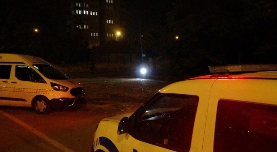 Bıçaklı kavgada kan aktı