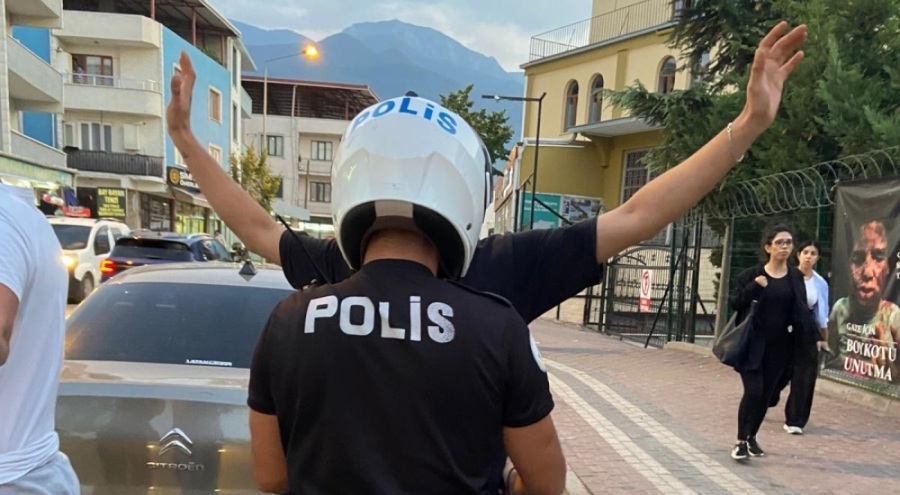 Bursa'da "huzur güven" uygulamasında aranan şüpheli yakalandı
