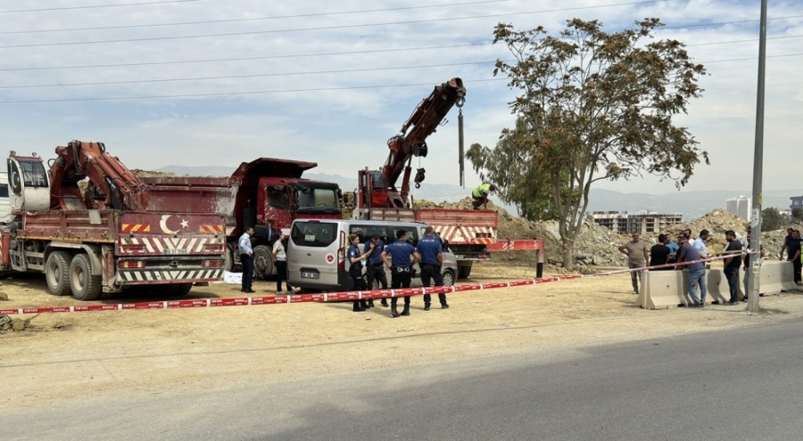 Kamyon ile damper arasına sıkışan tamirci hayatını kaybetti