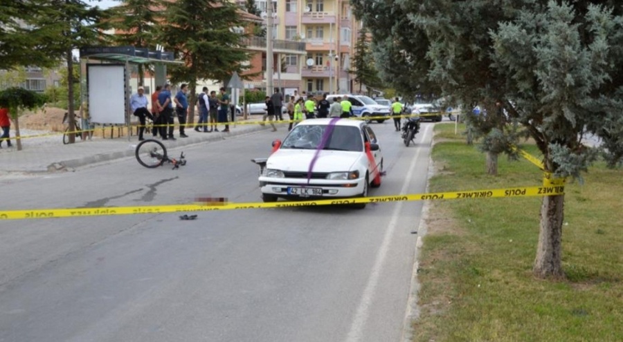 Otomobilin çarptığı bisikletli çocuk müdahalelere rağmen hayatını kaybetti
