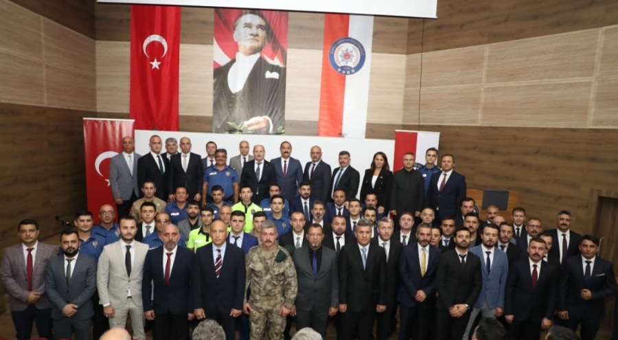 Bursa'da başarılı emniyet personeli ödüllendirildi