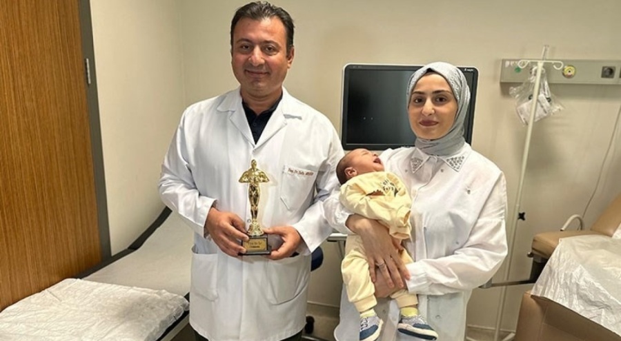 Tüp bebek merkezinin ilk bebeğine doktorunun adı verildi
