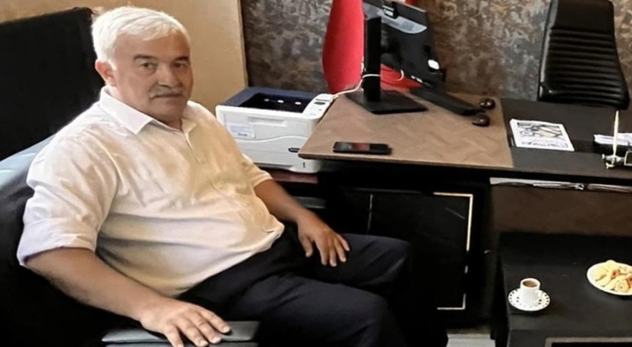 İlkokul müdürü evinde ölü bulundu!