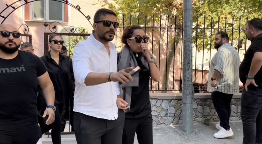 Dilan ve Engin Polat çifti Bursa'da fenomen Kübra Aykut'un cenazesine katıldı