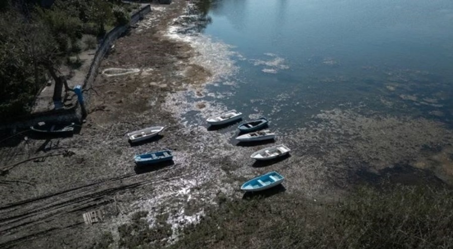 Sapanca Gölü'nde tedirgin eden manzara