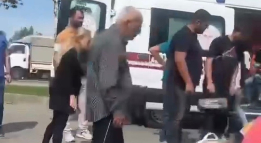 Bursa'da yolun karşısına geçen yayaya otomobil çarptı