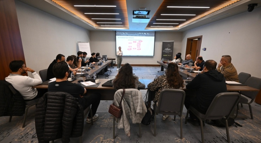 Bursa Business School'da "Dijitali Anlamak ve Etkin Kullanmak" eğitim programı devam ediyor
