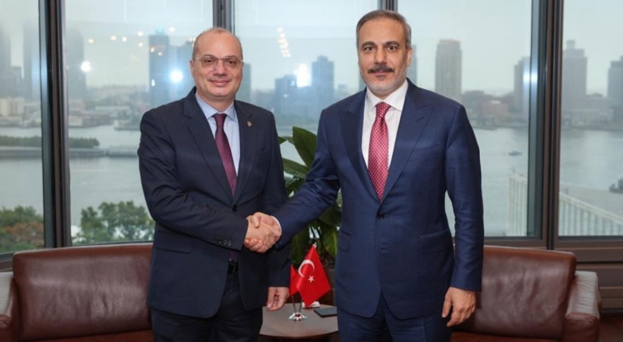 Bakan Fidan, Arnavut mevkidaşı ile bir araya geldi