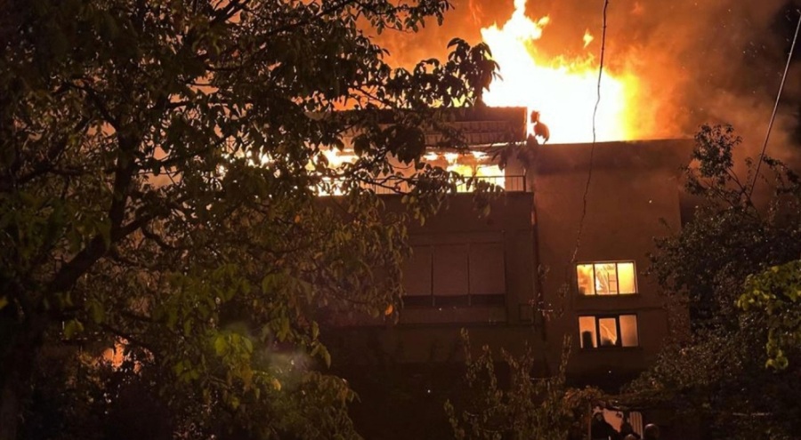 Annesiyle tartışan çocuk evi ateşe verdi