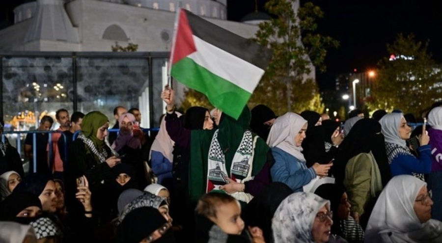 İsrail'in Gazze saldırıları İstanbul'da protesto edildi