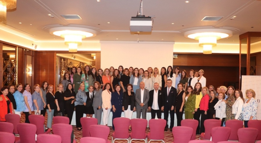 Bursa İş Kadınları ve Yöneticileri Derneği "İş'te Sohbetler" programında Yalçın Ayaydın'ı ağırladı