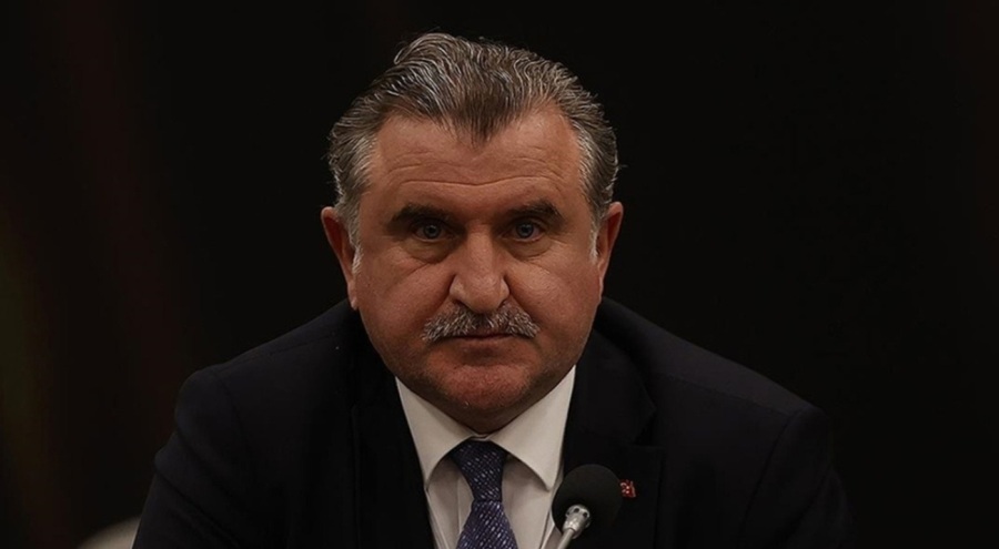 Bakan Bak'tan Serhat Akın'a geçmiş olsun mesajı