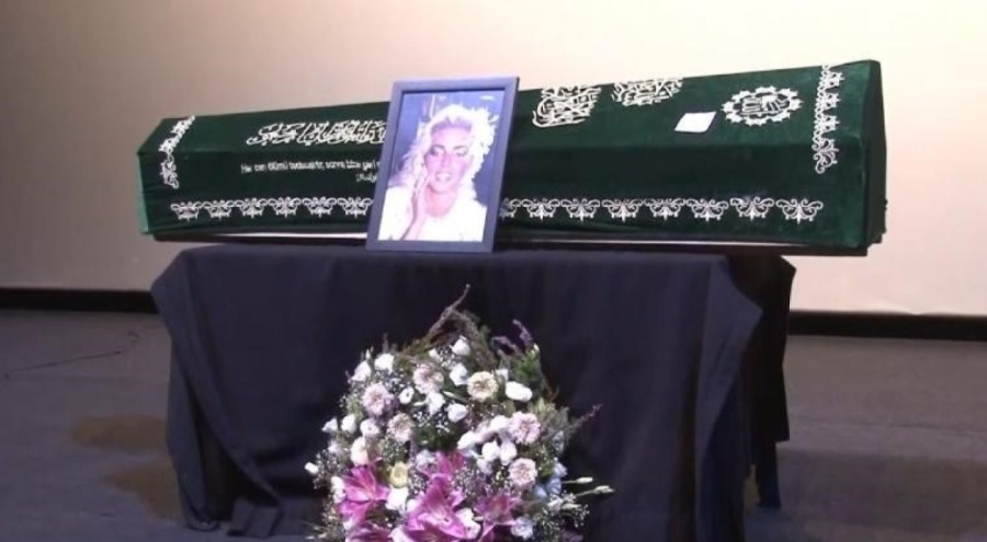 Ahu Tuğba için Beyoğlu Atlas Sineması'nda tören düzenlendi