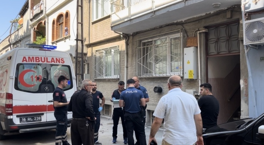 Bursa'da merdivenden düşen adamın cansız bedenini sayaç okumaya gelen operatör buldu