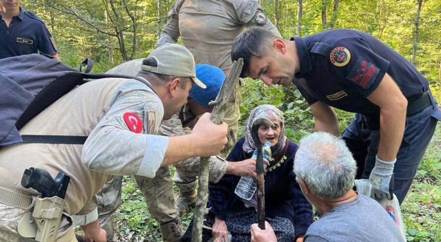 Mantar toplarken kaybolan kadın ormanda bulundu
