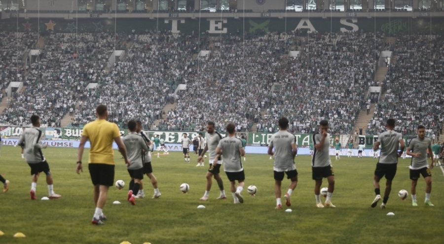 Bursaspor 43 bin 160 taraftar ile yeni rekor kırdı!