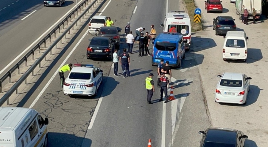 Otomobilin çarptığı yaşlı adam can verdi