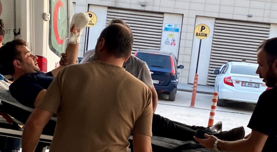 Bursa'da motorlu testereyle odun keserken parmakları koptu