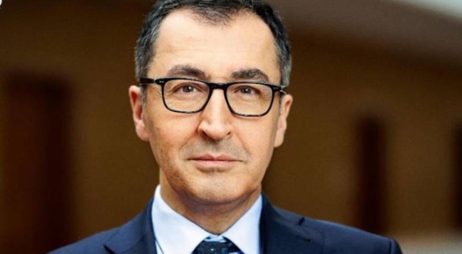 Almanya Gıda ve Tarım Bakanı Cem Özdemir, mülteciler için "sert önlemler" istedi