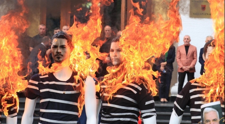 Arnavutluk Meclisinde yine gerginlik yaşandı