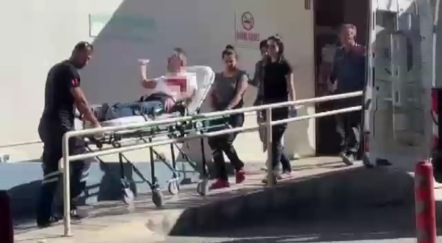 Otomobilde eşinin gözü önünde karnından bıçaklandı!