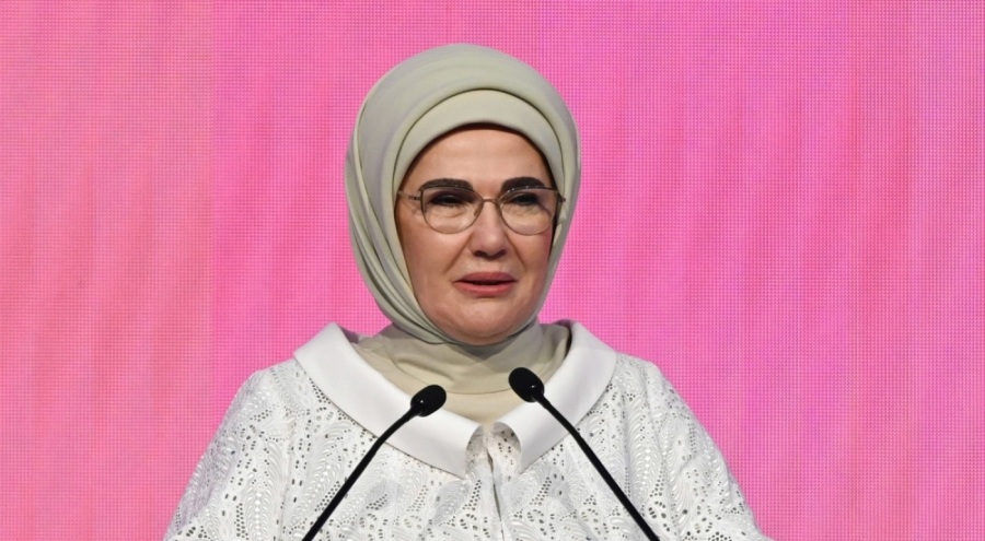 Emine Erdoğan'dan anne adaylarına "normal doğum" çağrısı!