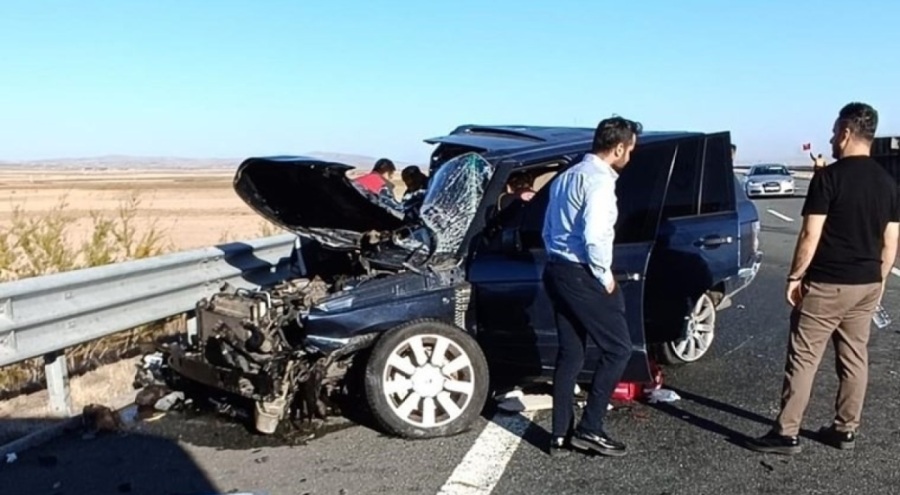 Cip ile kamyonet çarpıştı! 3 yaralı