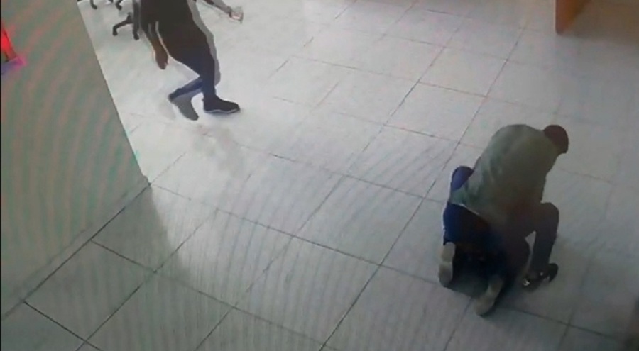 Van'da kahraman öğretmen, öğrencisinin Heimlich manevrasıyla kurtardı