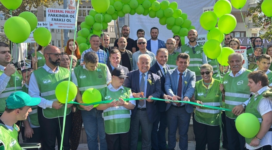 Yalova'da düzenlenen etkinliğe katılanlar yeşil yelek giyerek serebral palsiye dikkat çekti