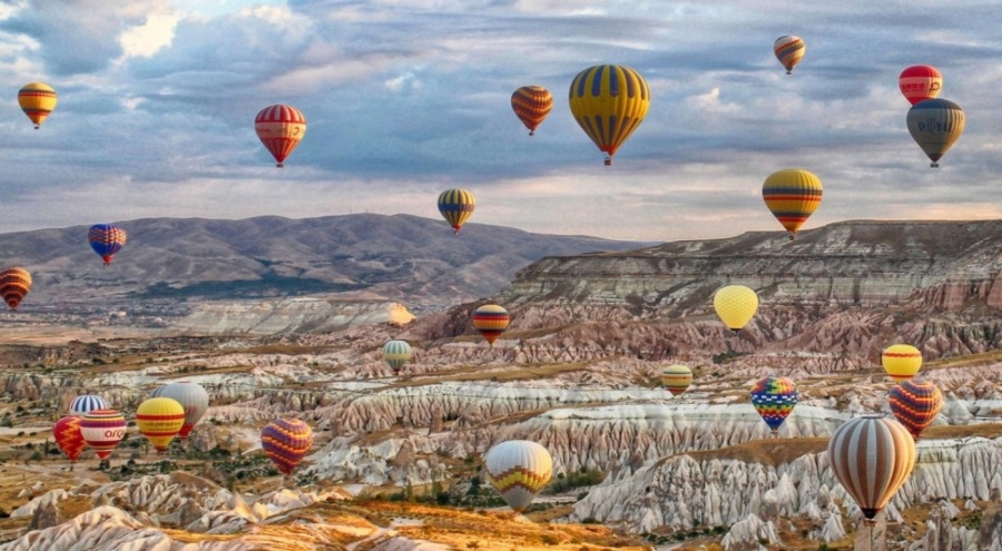 Bakan Uraloğlu: Sıcak hava balonu turizminde 9 ayda 700 bin yolcu taşındı