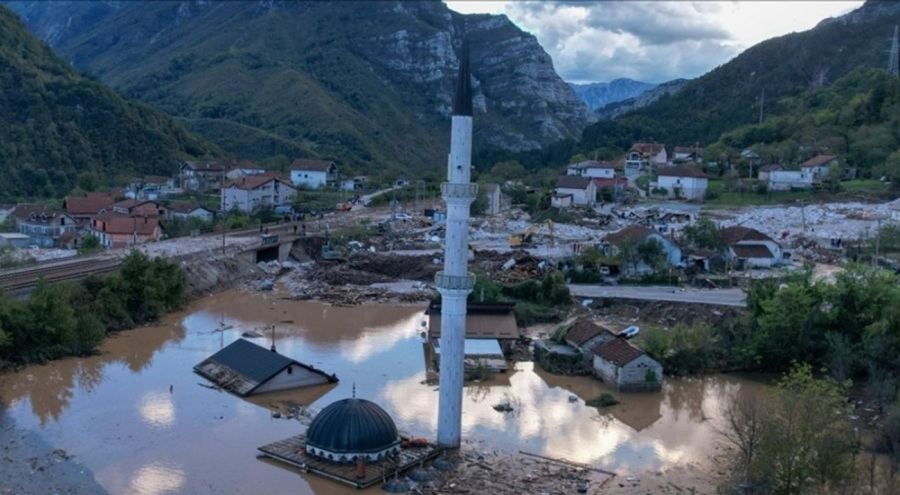 Bosna Hersek'te sel nedeniyle seçim ertelendi