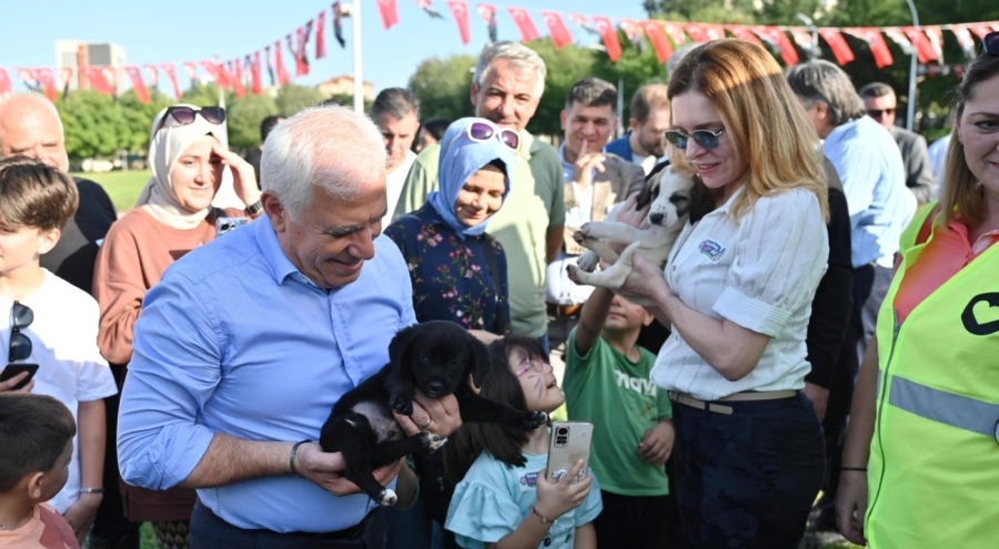 Bursa'da "Satın alma, yuvam ol" sloganıyla Yuvalandırma Şenliği düzenlendi