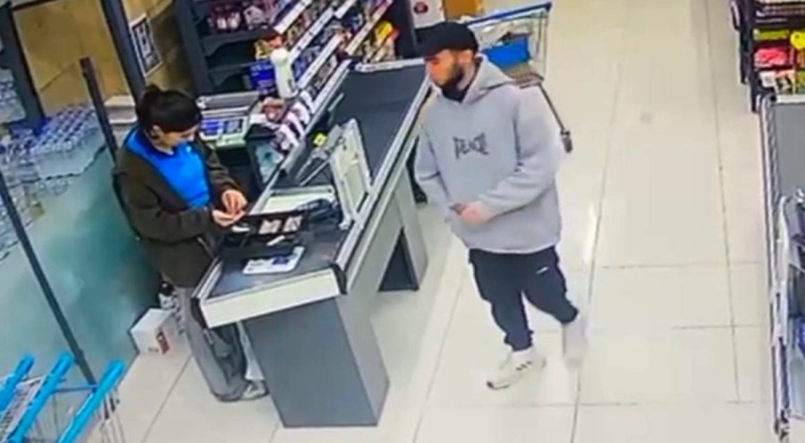 Kasiyeri bıçakla tehdit etti!