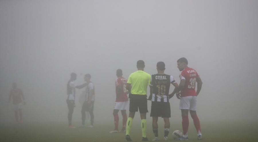 Nacional - Benfica maçı yoğun sis sebebiyle ertelendi