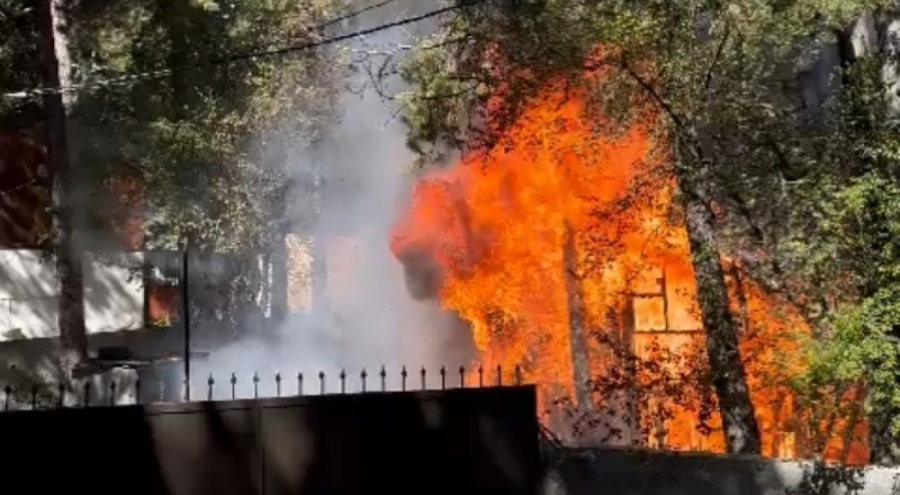 Yayla evi, yangında küle döndü!