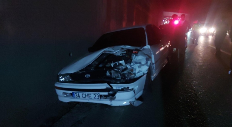 Tünelde can pazarı: Aynı aileden 4 kişi araçta sıkıştı!