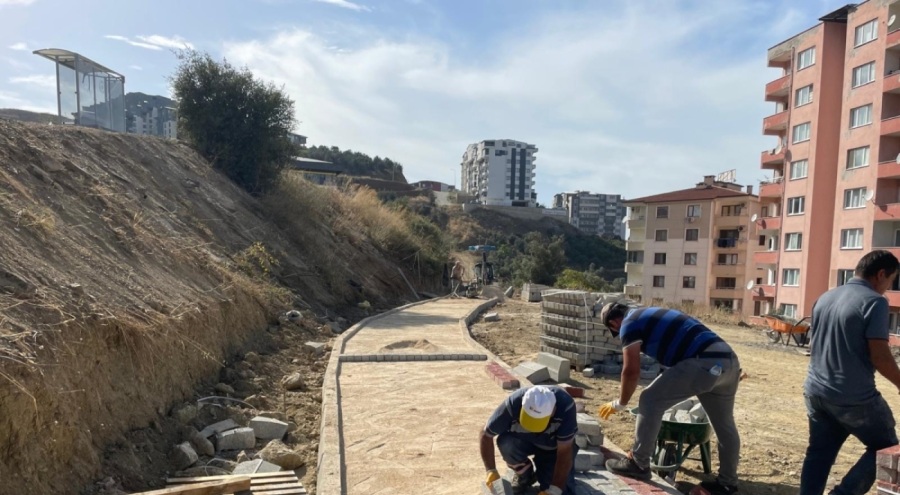 Gemlik Belediyesi güvenli yol çalışmalarını sürdürüyor