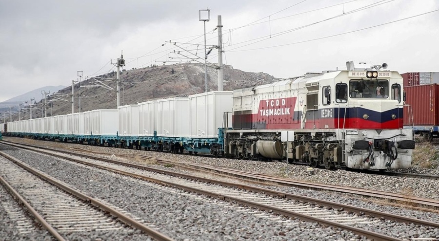 OSB'ler demir yollarıyla limanlara bağlanacak