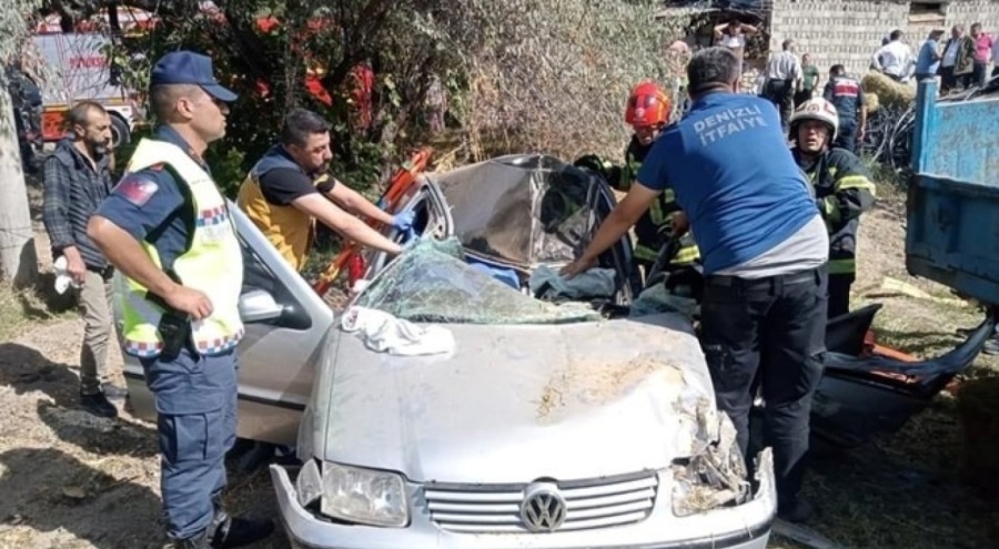 Kontrolden çıkan otomobil römorka çarpıp şarampole uçtu