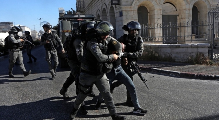 İsrail askerleri, Batı Şeria'da 45 Filistinliyi gözaltına aldı