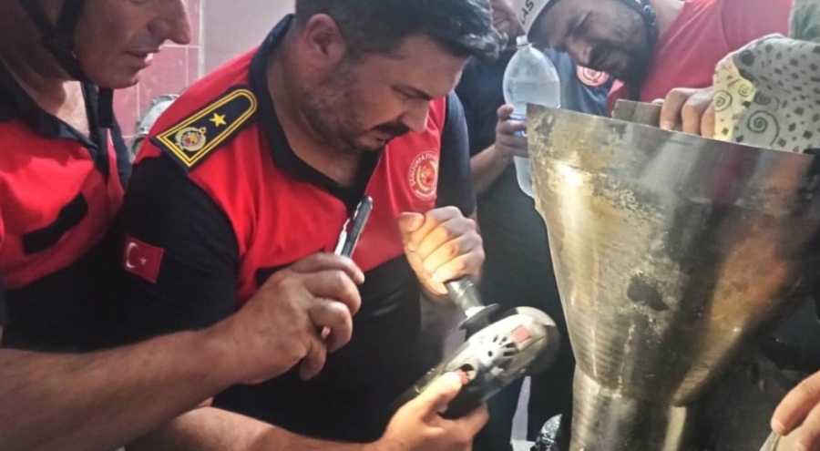 13 yaşındaki çırağın eli hamur makinasına sıkıştı!