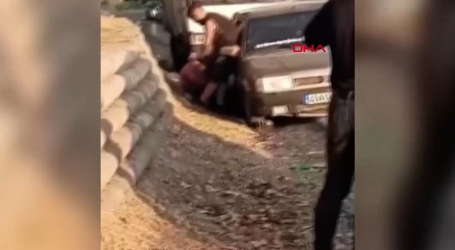 Ailesiyle birlikte kadını darp etti!