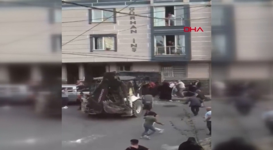 Aileler arası kavgaya iş makinesi de karıştı!