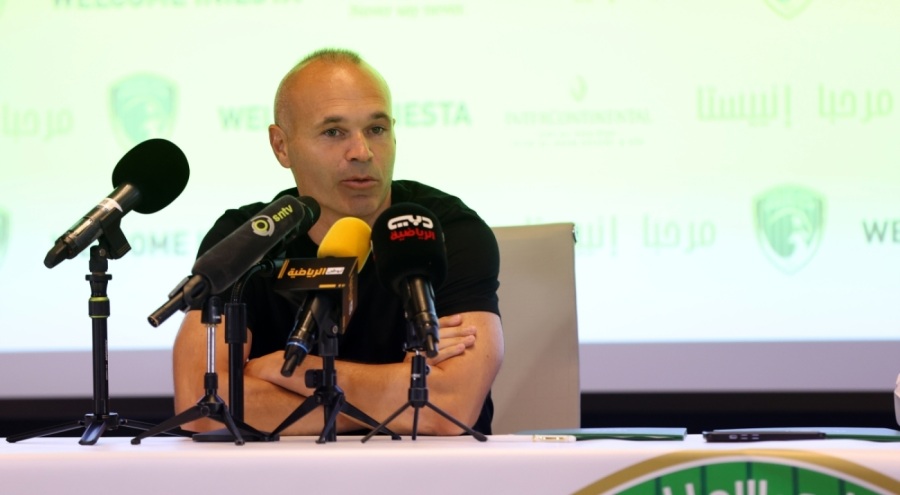 Andres Iniesta, futbolu bıraktığını açıkladı